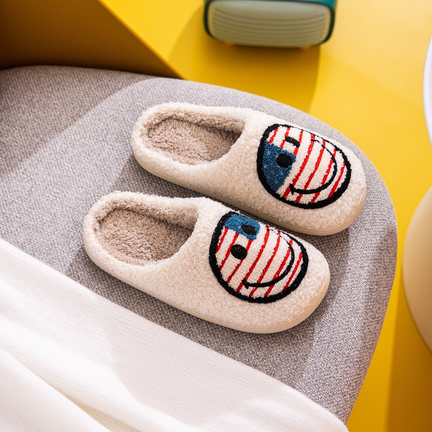 Melody Smiley Face Slippers Trendsi