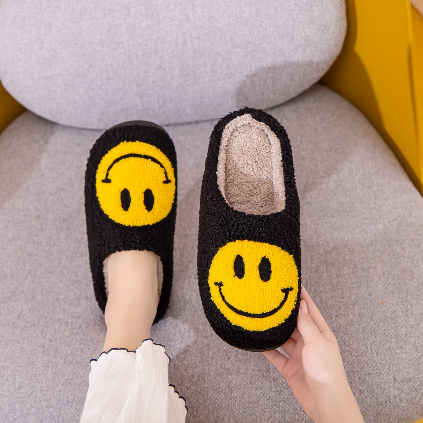 Melody Smiley Face Slippers Trendsi BLACK/YELLOW S