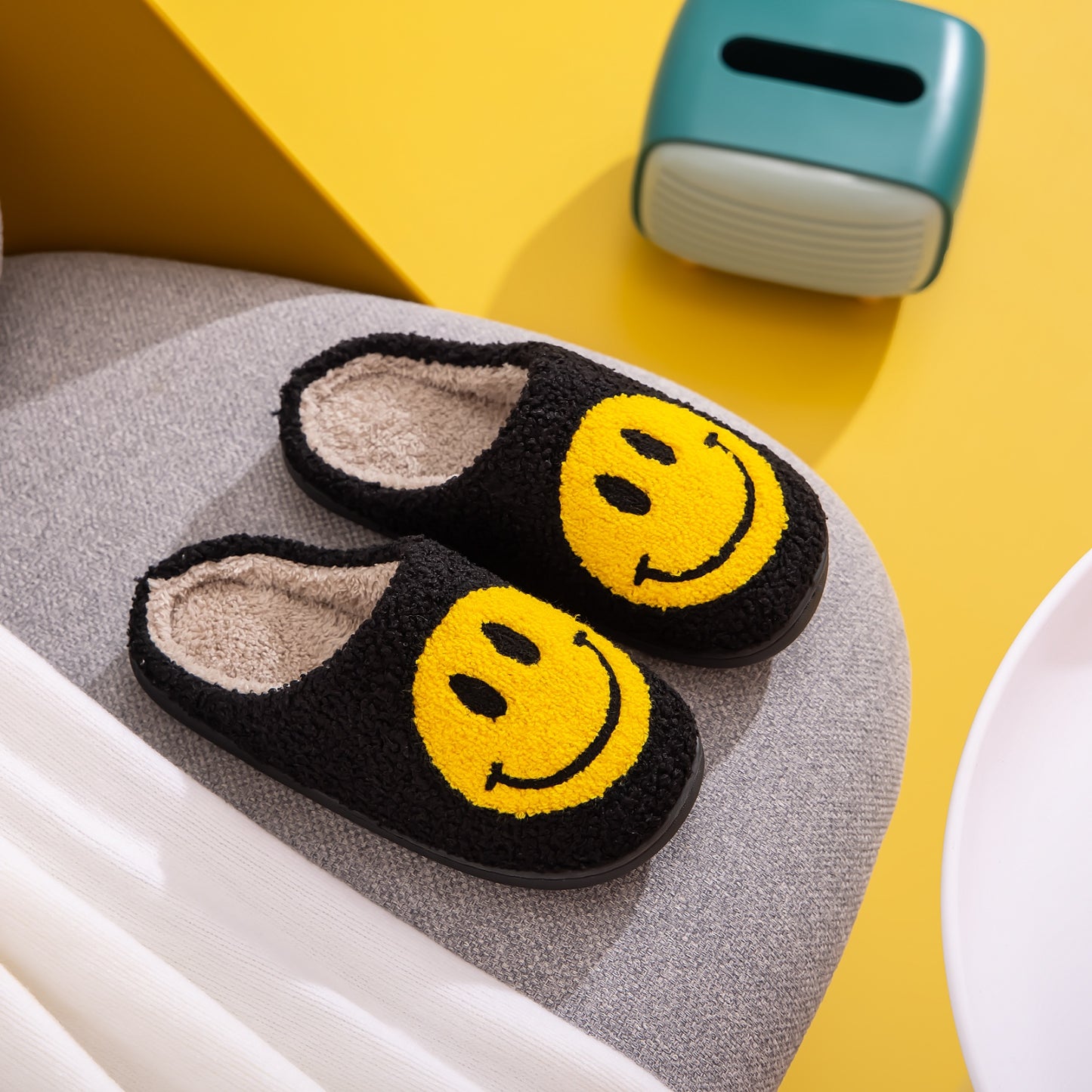 Melody Smiley Face Slippers Trendsi