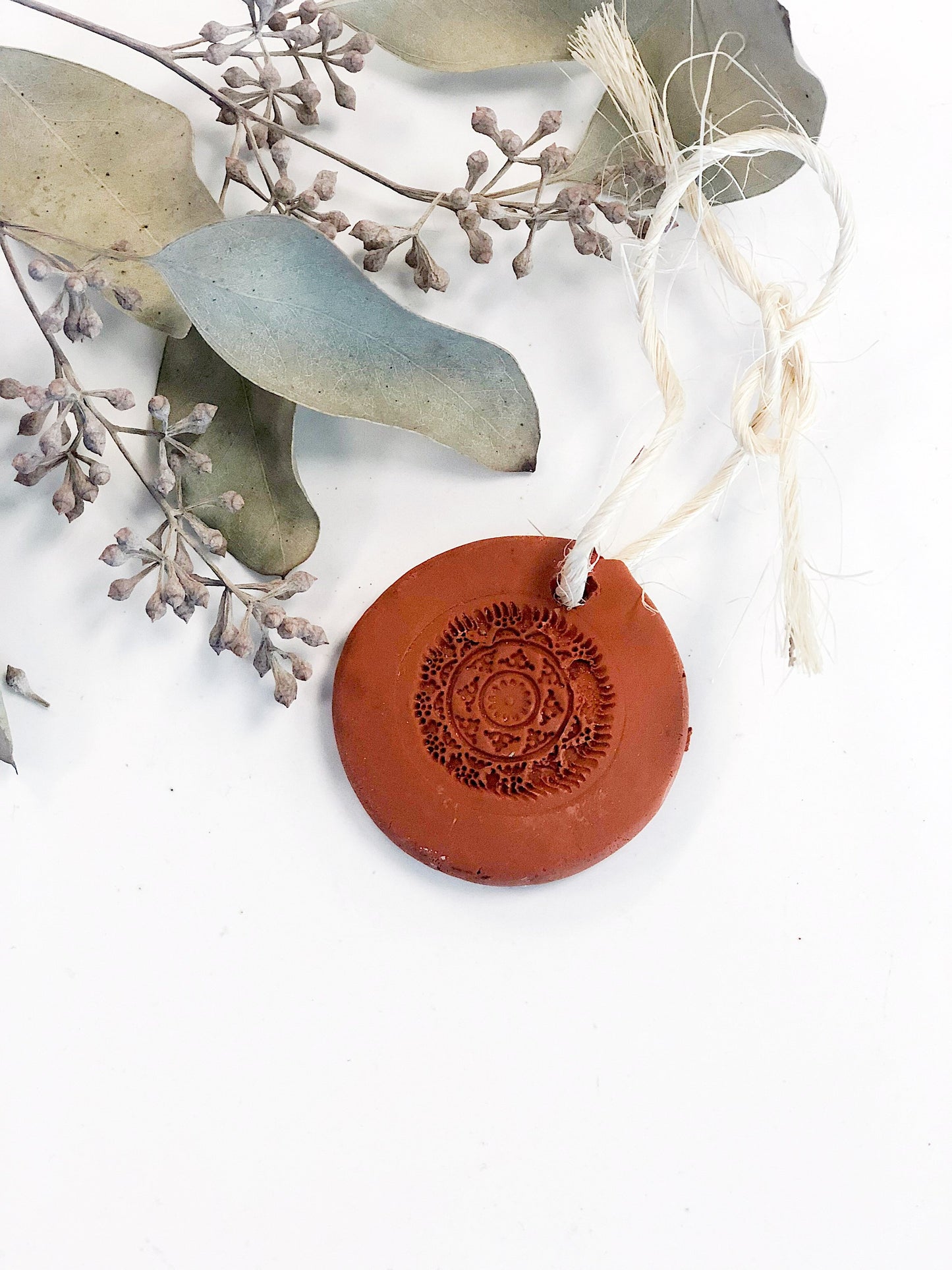 Portable Terra Cotta Essential Oil Diffuser / Air Freshener Other White Smokey