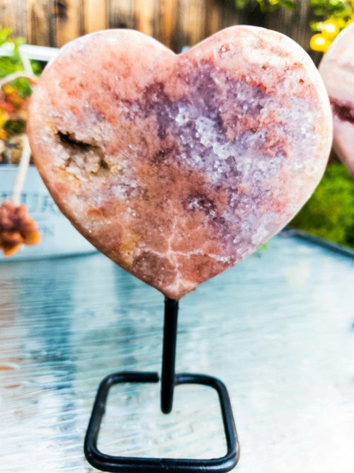 Pink Amethyst Heart Display Piece Home & Garden Pink Corydalis M
