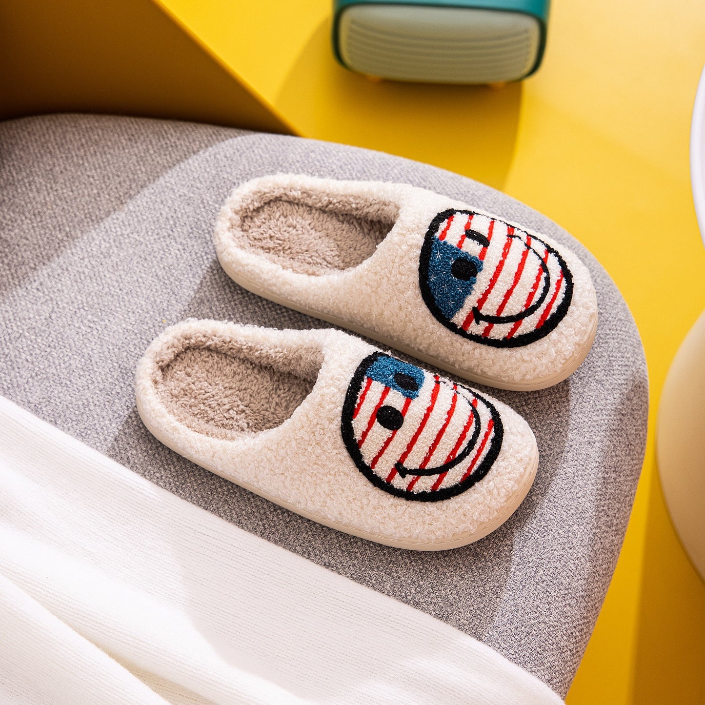 Melody Smiley Face Slippers Trendsi