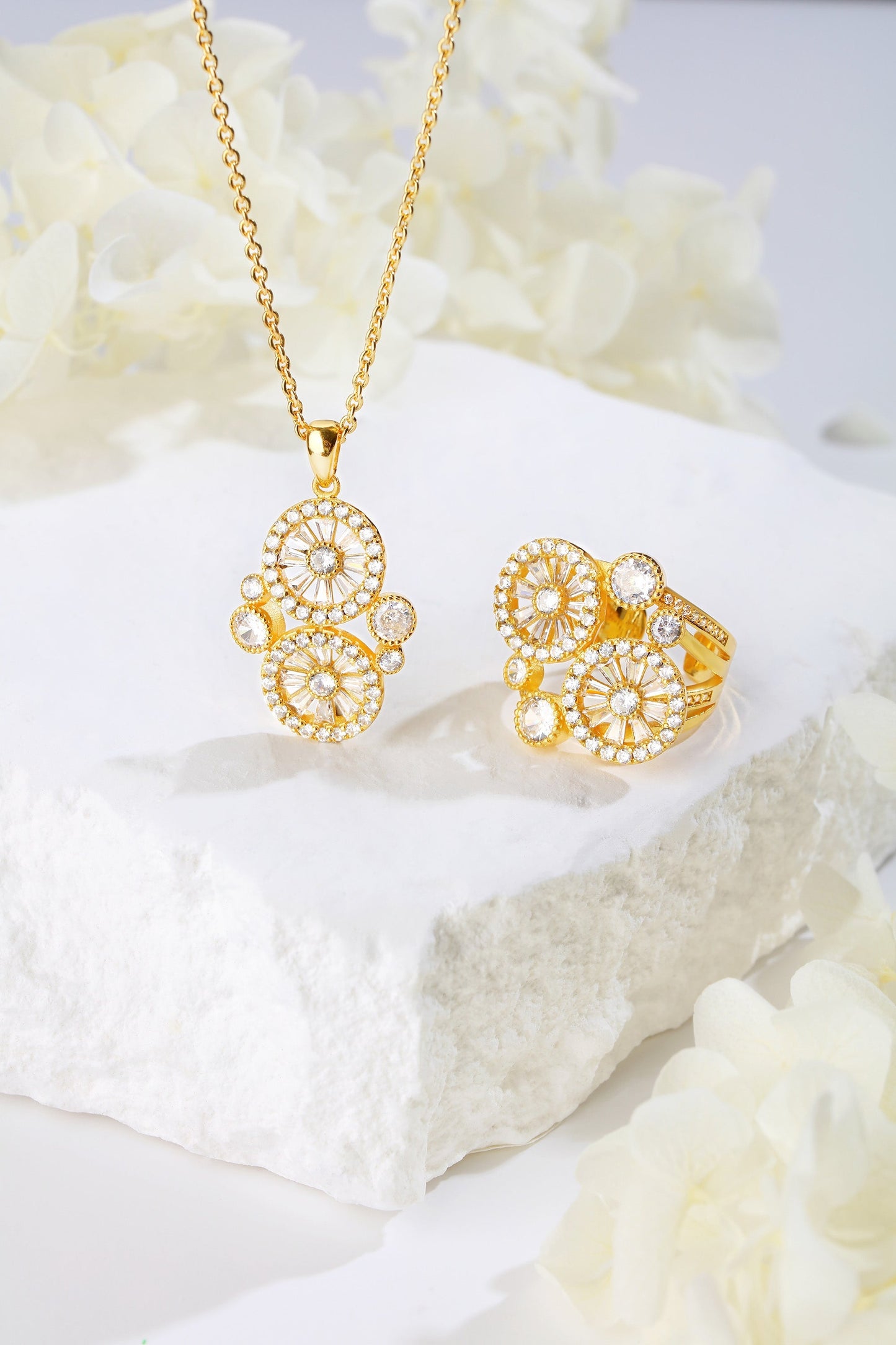 Gold 'Wheel of Fortune' Necklace Jewelry & Watches Salmon Pandora
