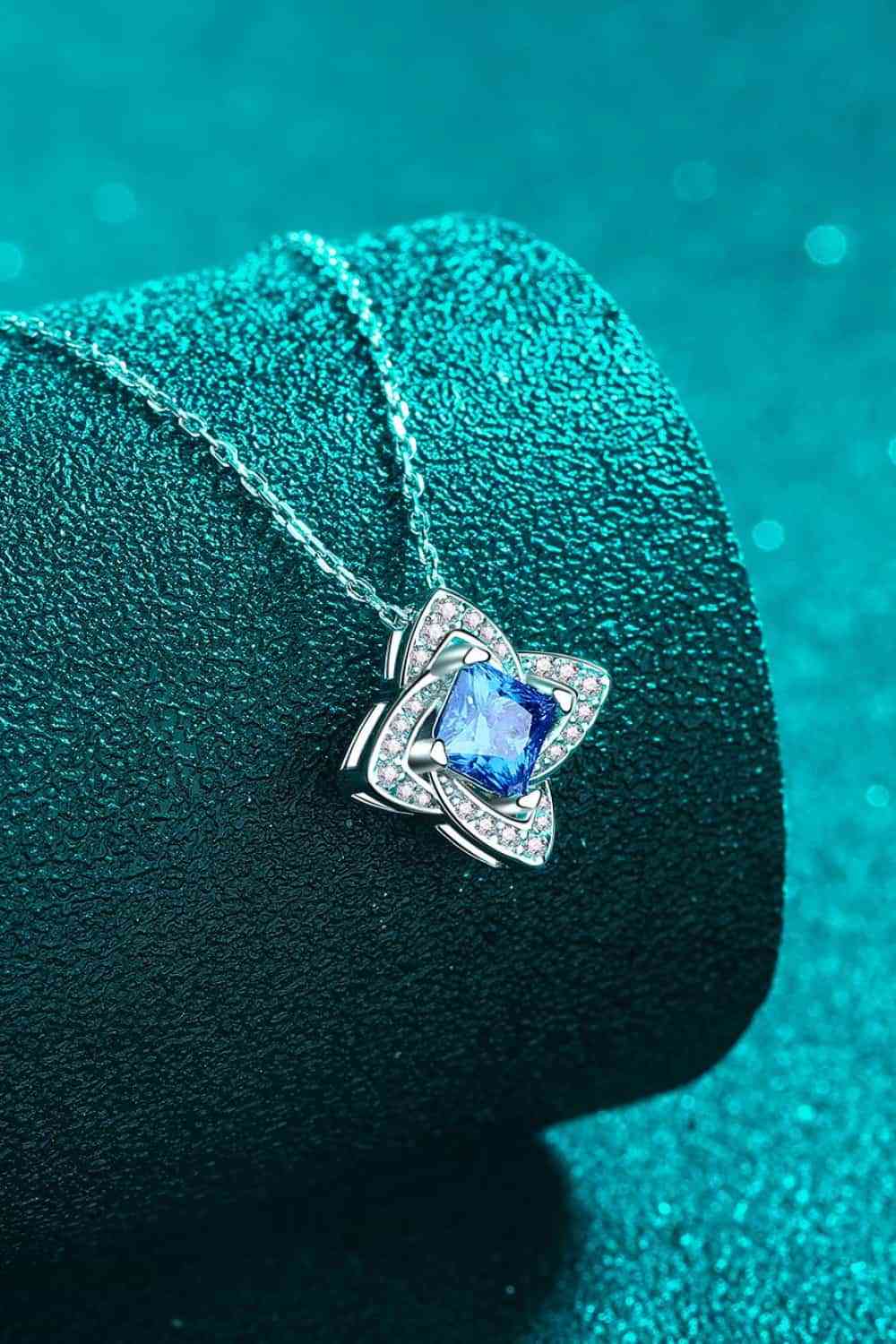 1 Carat Moissanite Floral Pendant Necklace Jassorted