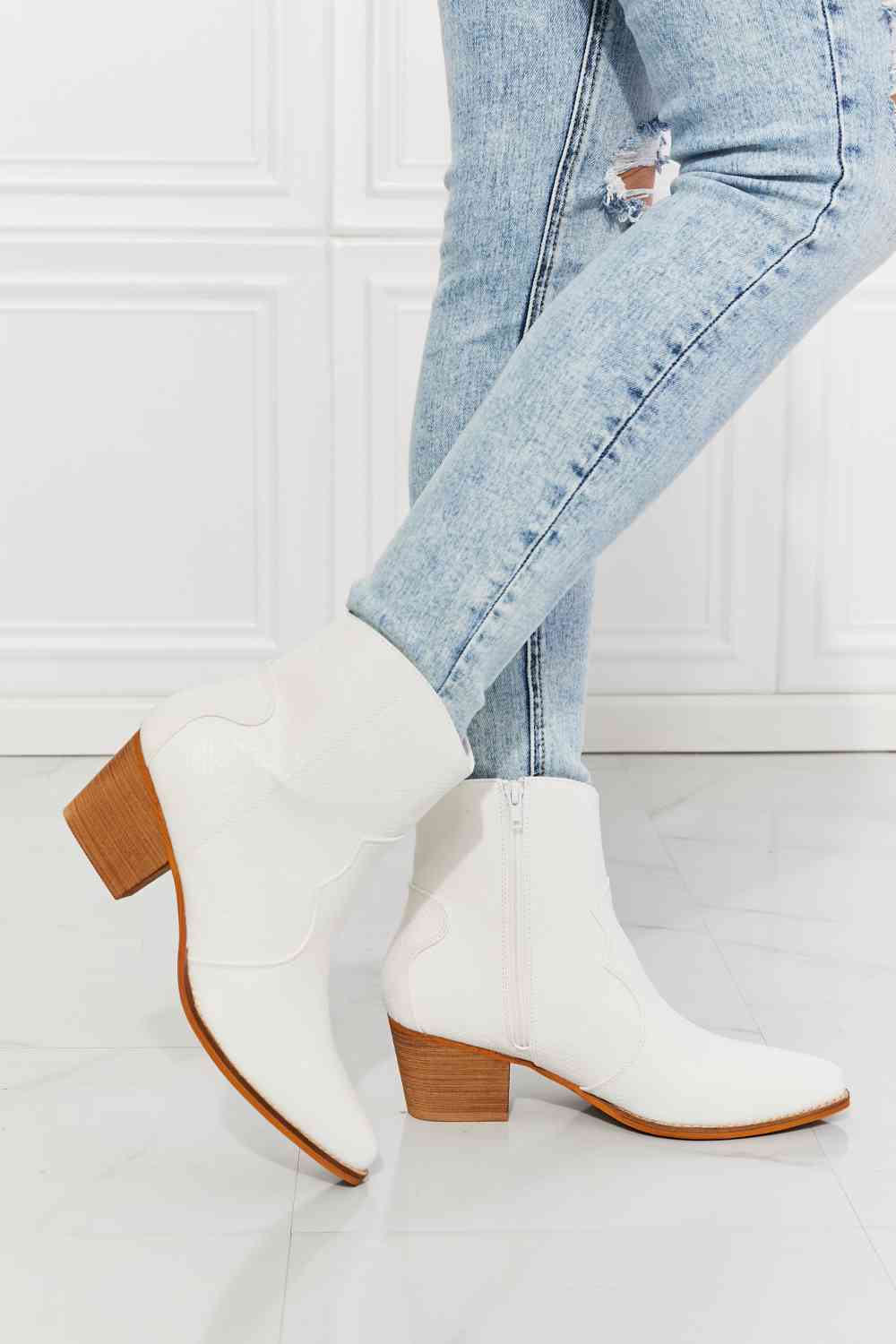 MMShoes Faux Leather Western Ankle Boots in White Trendsi White 6