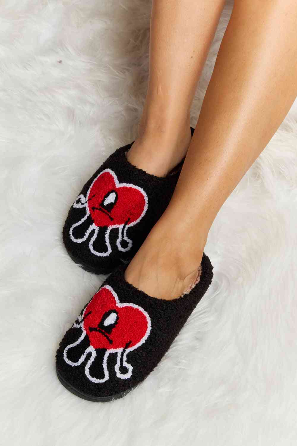 Melody Love Heart Print Plush Slippers Trendsi