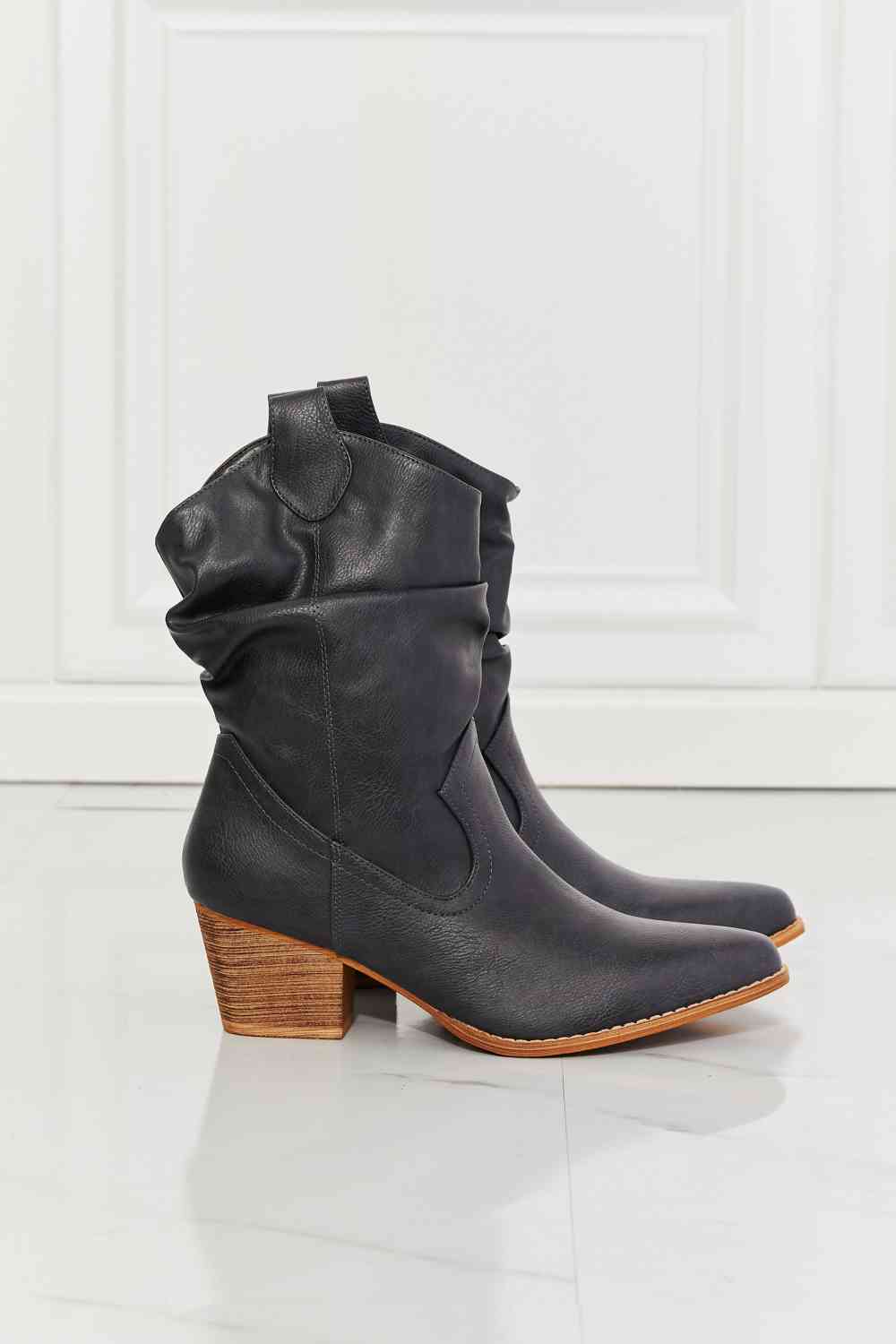 MMShoes Scrunch Cowboy Boots in Navy Trendsi