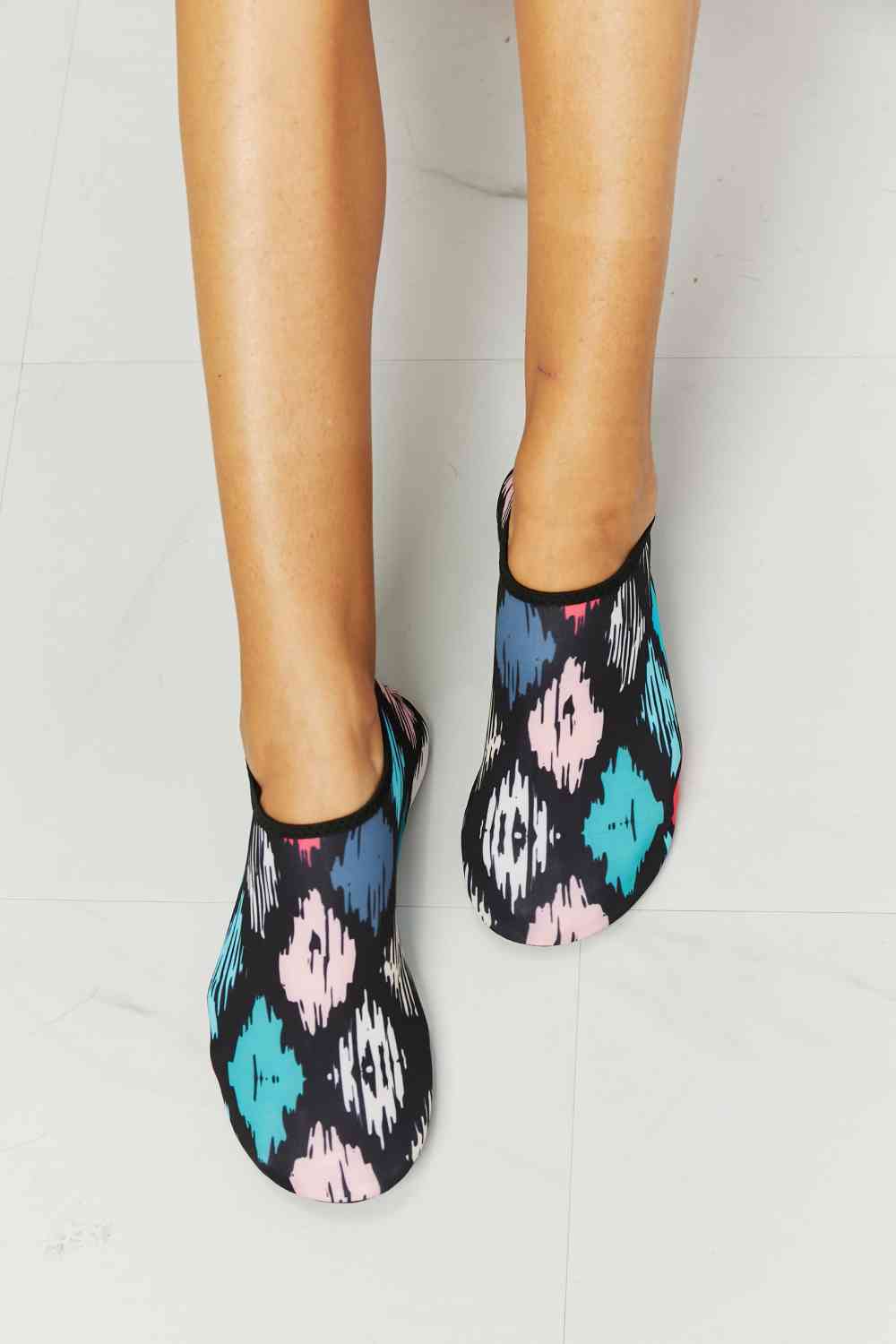 MMshoes On The Shore Water Shoes in Multi Jassorted