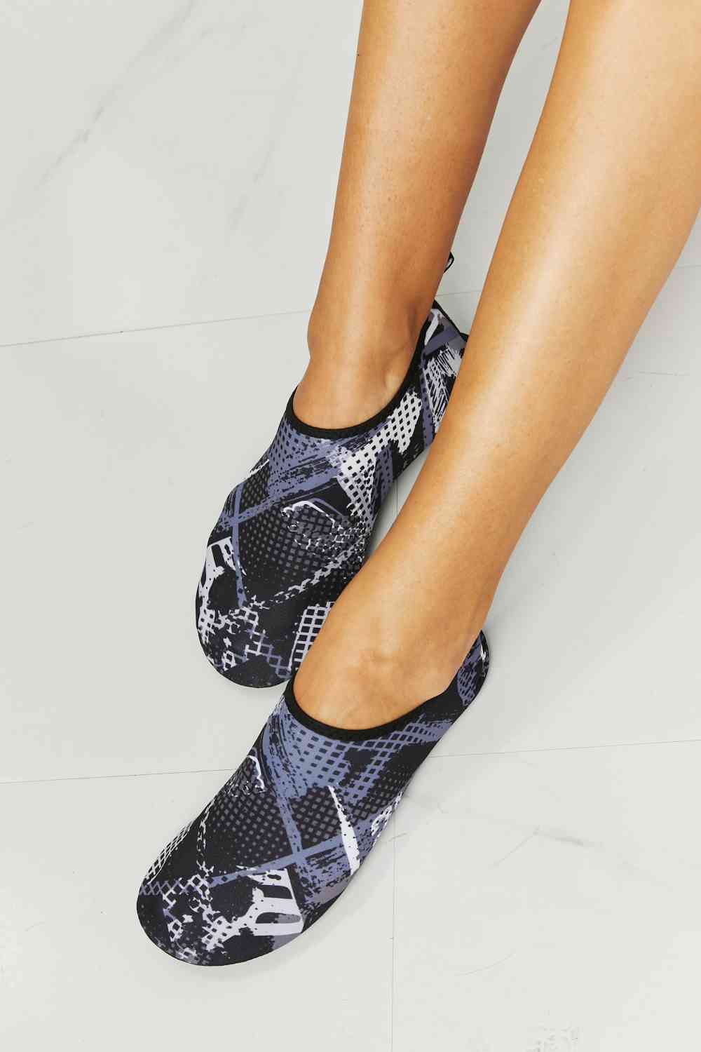 MMshoes On The Shore Water Shoes in Black Pattern Jassorted