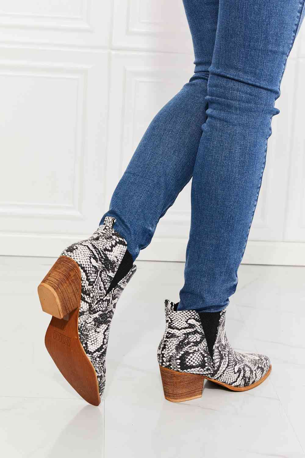 MMShoes Back At It Point Toe Bootie in Snakeskin Trendsi