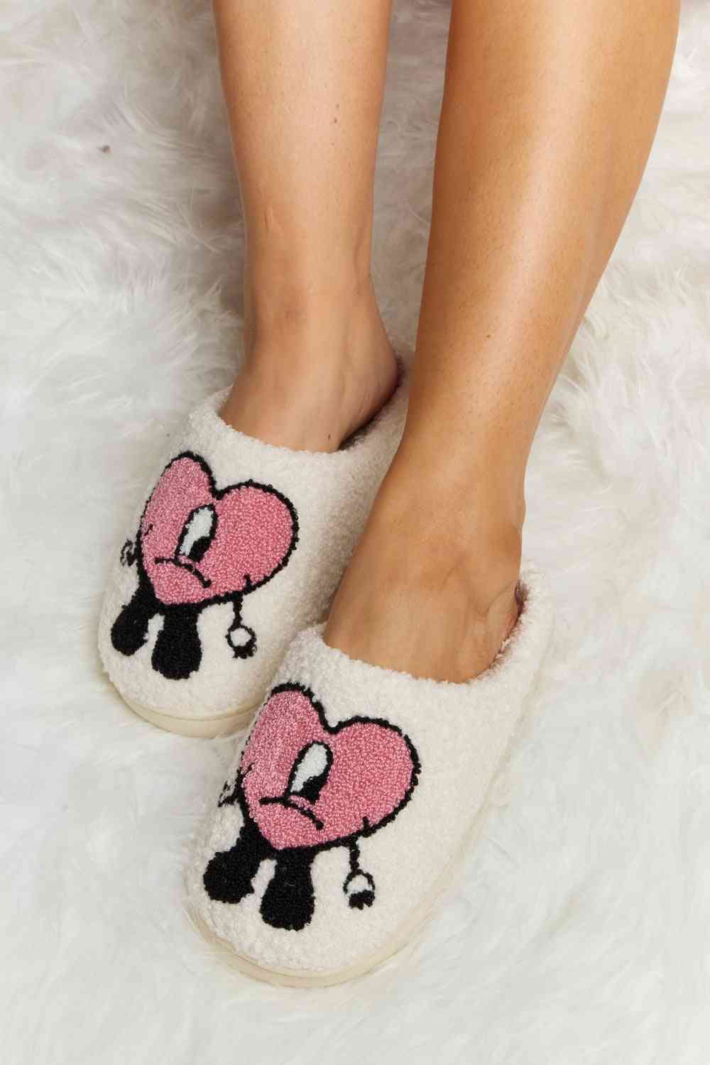 Melody Love Heart Print Plush Slippers Trendsi