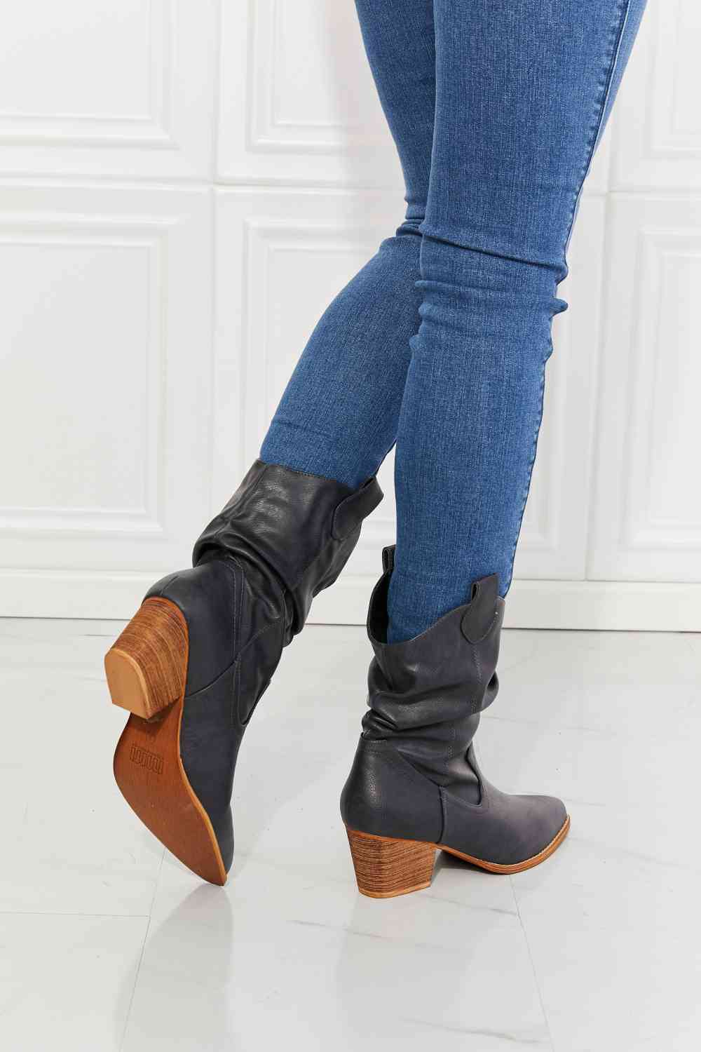 MMShoes Scrunch Cowboy Boots in Navy Trendsi