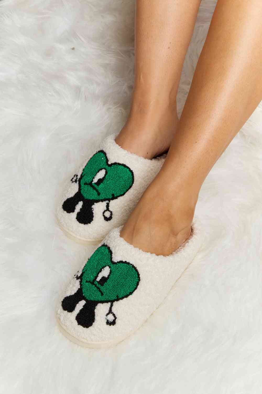 Melody Love Heart Print Plush Slippers Trendsi