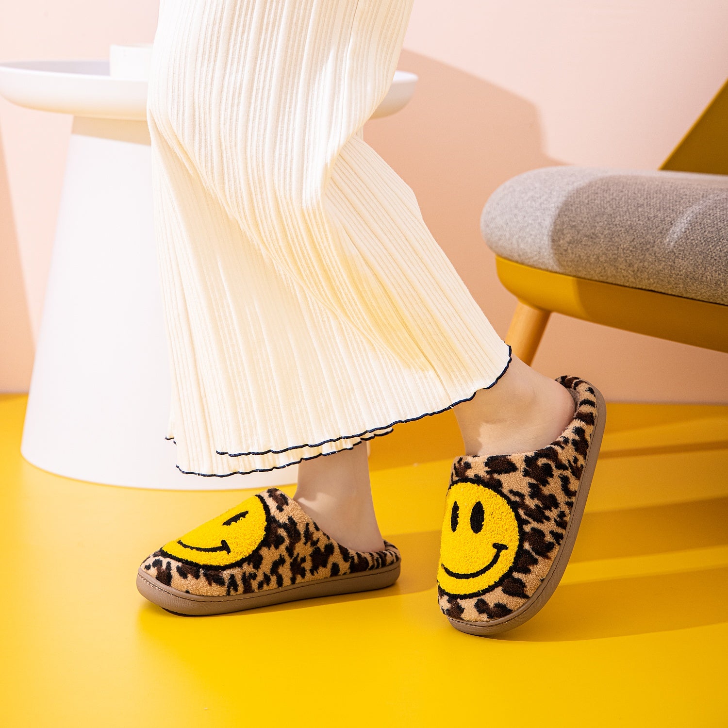 Melody Smiley Face Leopard Slippers  Trendsi   