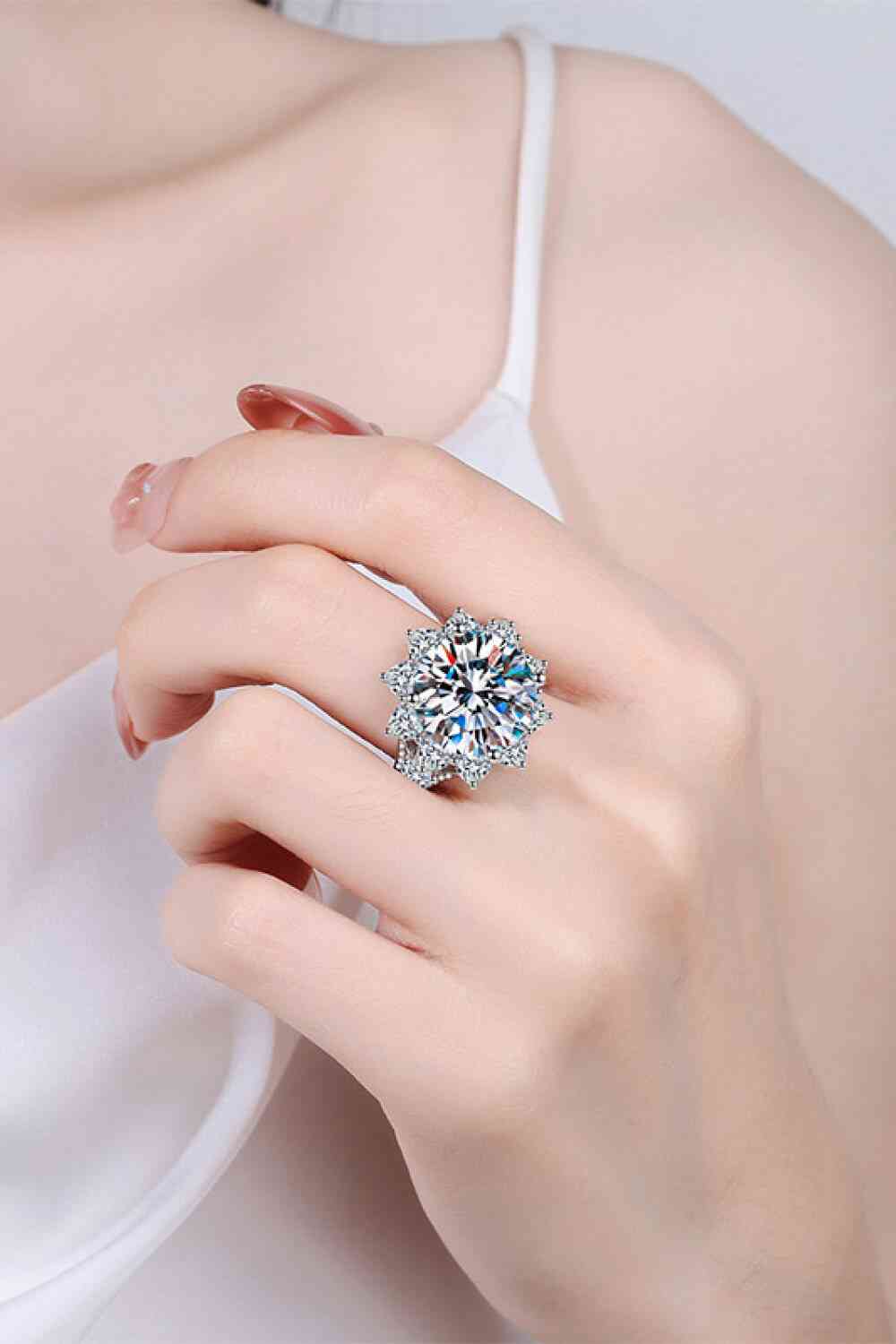 10 Carat Moissanite Flower-Shaped Ring  Jassorted   