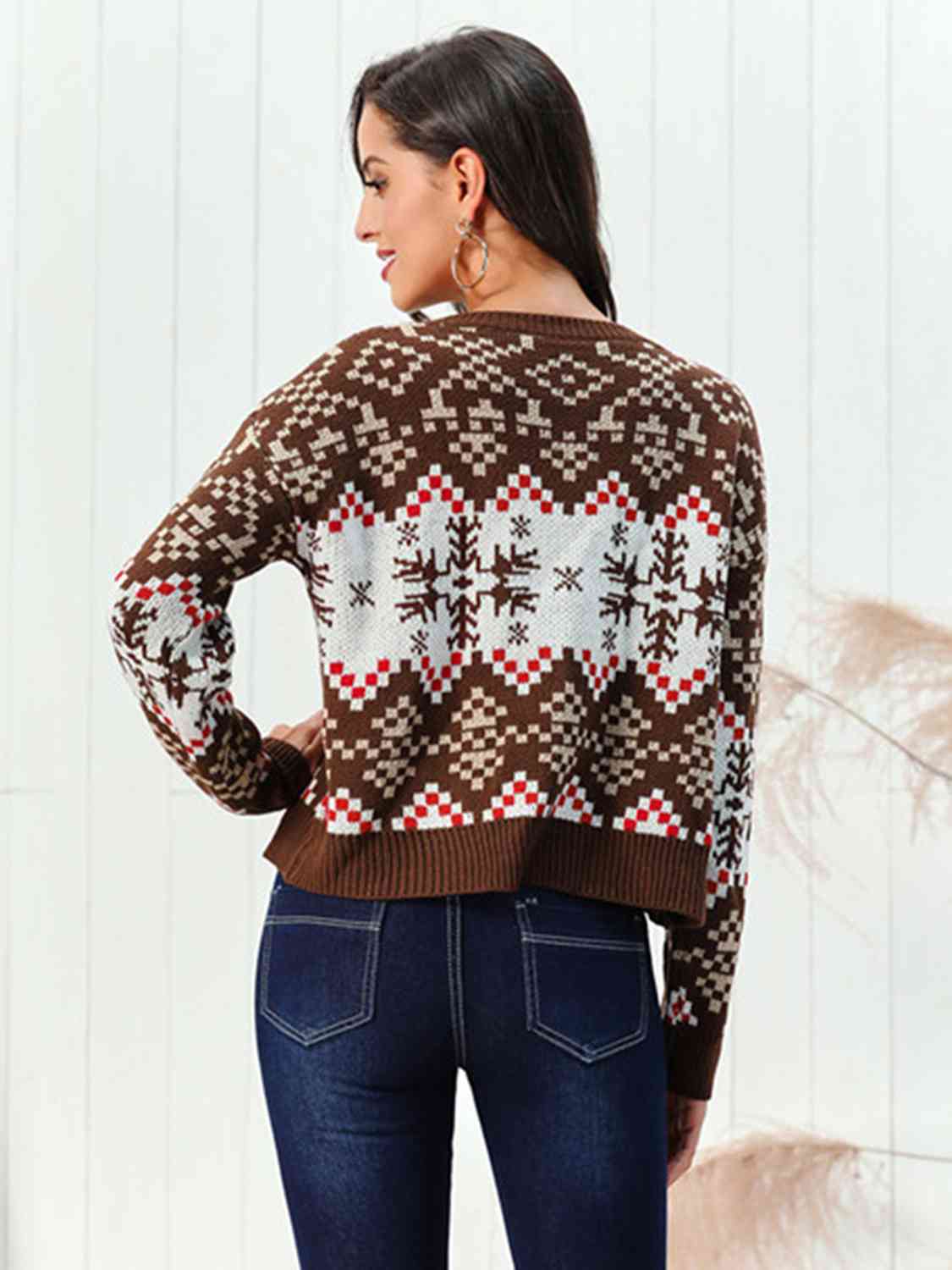 Snowflake Pattern Round Neck Sweater  Jassorted   